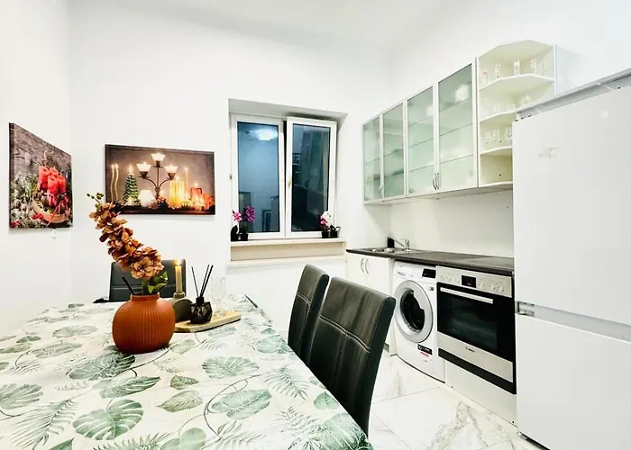 Spacious Private In 5br Near Atzgersdorf Station * Bécs