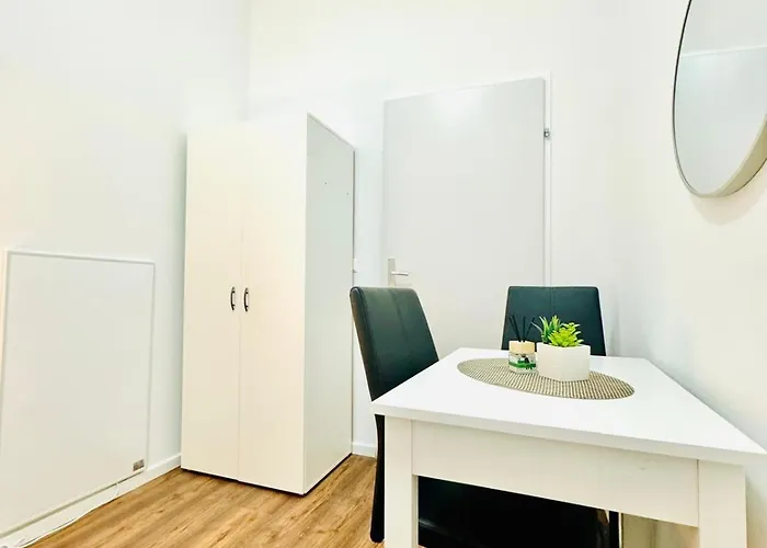 Apartman Spacious Private In 5br Near Atzgersdorf Station Bécs