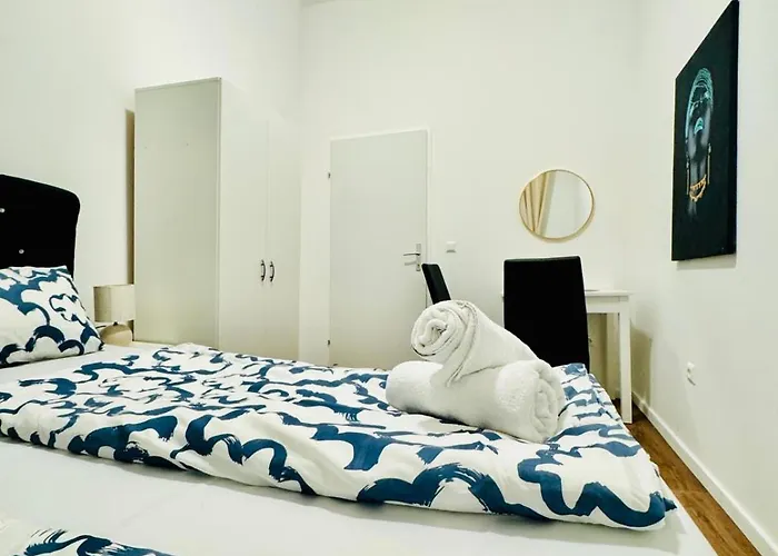Apartman Spacious Private In 5br Near Atzgersdorf Station Bécs