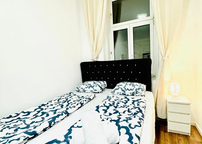 Apartman Spacious Private In 5br Near Atzgersdorf Station Bécs
