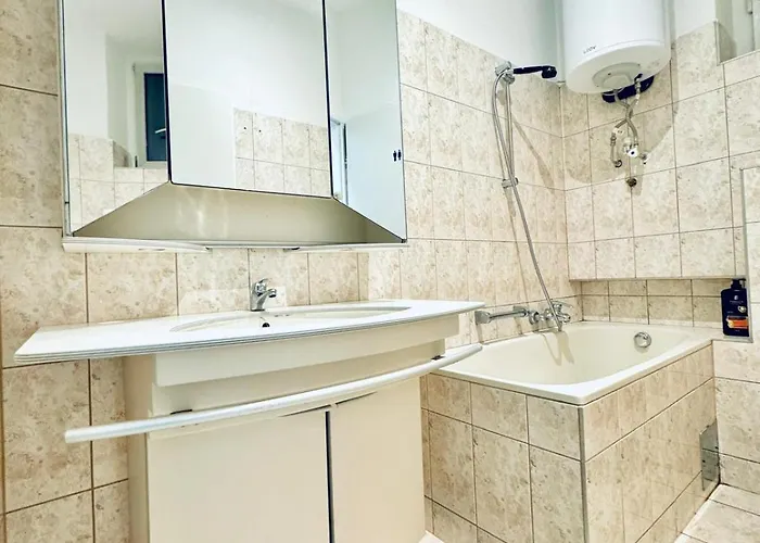 Spacious Private In 5br Near Atzgersdorf Station Apartman