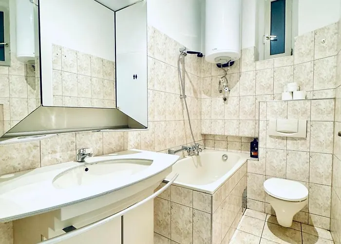 Spacious Private In 5br Near Atzgersdorf Station * Bécs